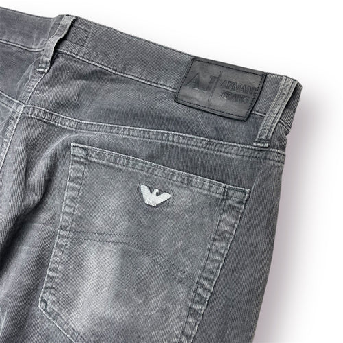 Armani Cordhose (38)